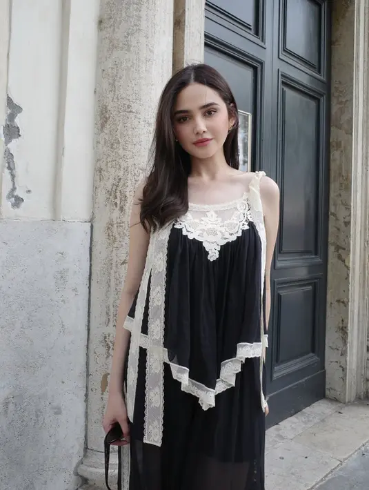 Kali ini, Syifa Hadju pancarkan aura istri berkelas kala berkeliling Italia [@syifahadju]