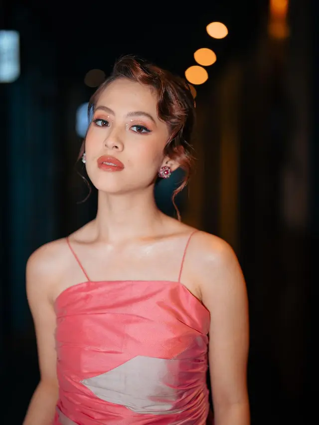 6 Potret Terbaru Adhisty Zara dan Angga Yunanda yang Kembali Beradu Akting di Film Baru