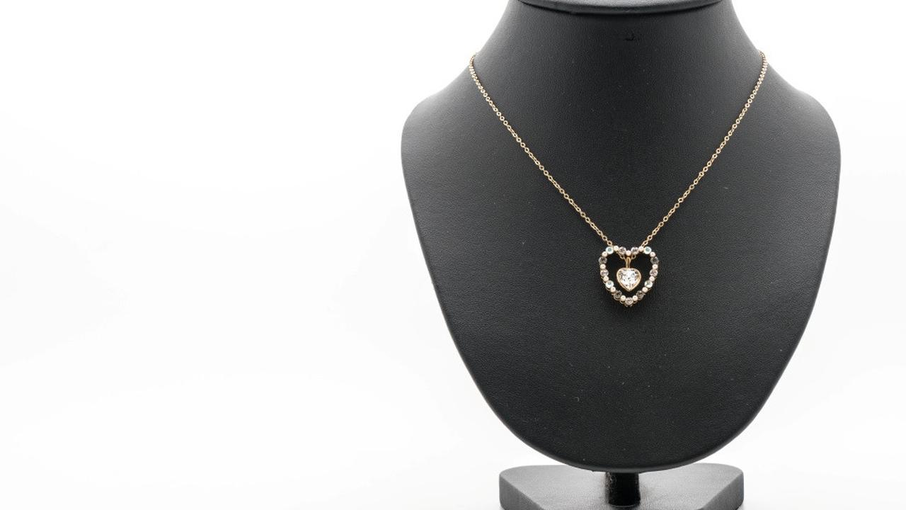 Apa Bedanya Kalung Emas 23 dan 24 Karat? Ini Ciri-Ciri Fisiknya Lengkap dengan Tips Membeli Aman