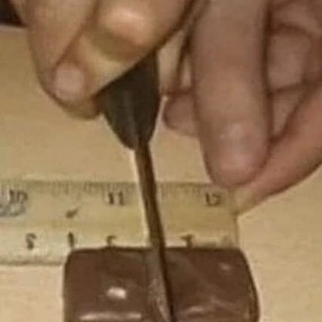 6 Cara Nyeleneh Berbagi Makanan Biar Adil dan Sama Rata Ini Kocak Banget