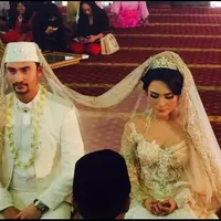 Keputusan Vokalis Band TQLA, Astrilika Lintong atau Ika TQLA menikahi Reza Pahlevi ternyata membuat keluarganya kecewa. Apa sebabnya?