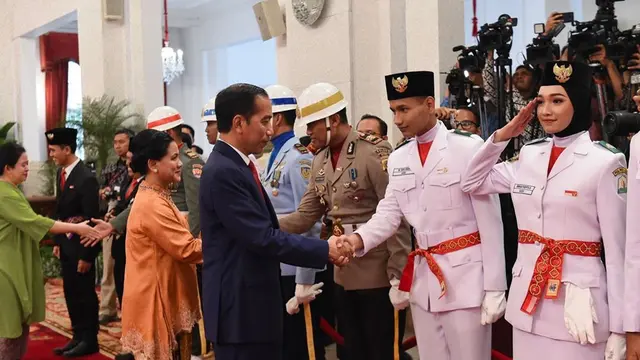 6 Potret Indrian Puspita, Pembawa Baki di Upacara HUT RI ke-75