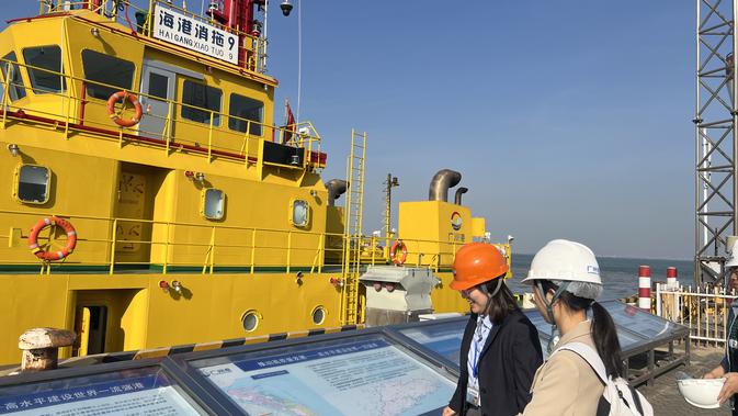 Laporan Liputan6.com dari China: Pelabuhan Nansha, Jalur Pengiriman Barang Langsung Menuju Indonesia