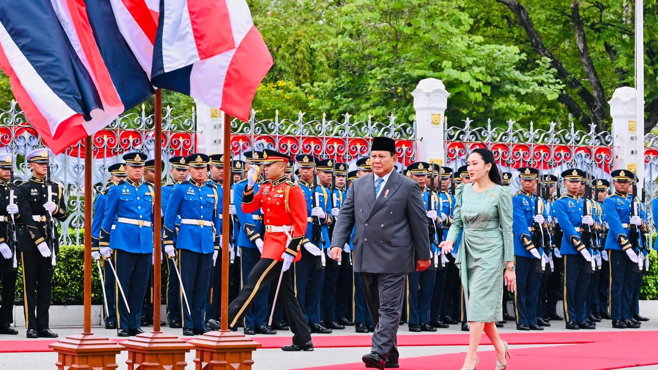 Kedekatan PM Thailand Cantik Foto Bareng sampai Tulis Surat Pribadi Minta Letkol Teddy "Hubungi Aku Kapan Saja"
