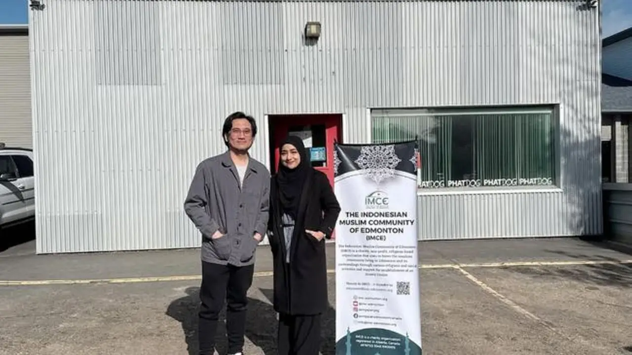 Potret Cindy Fatikasari dan Tengku Firmansyah Perlihatkan Masjid. (instagram/cindyfatikasari18)