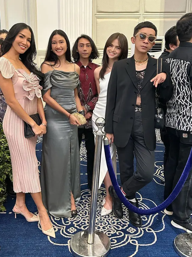 8 Potret Seleb Hadiri Pernikahan Adinda Thomas, Jennifer Dunn Tampil Manglingi