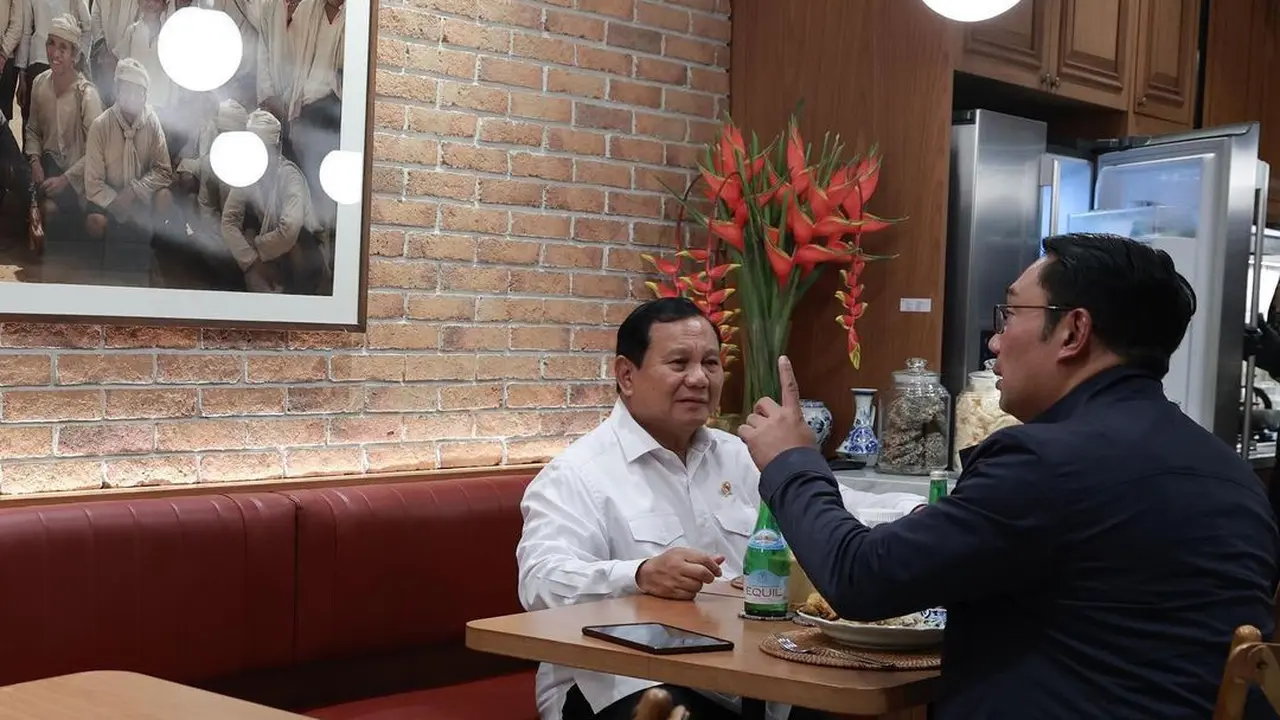 Ketua Umum Partai Gerindra yang juga merupakan bakal calon presiden (capres) Prabowo Subianto mengunggah momen makan malam bersama Mantan Gubernur Jawa Barat Ridwan Kamil.