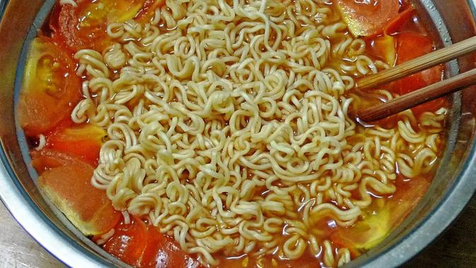 Bahaya Mengintai Bila Makan Mi Instan 3 Kali Seminggu Health Liputan6 Com