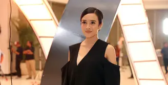 Penyanyi dan pemeran, Dea Ananda mulai jarang terlihat di layar kaca. Bersama suami serta beberapa temannya, Dea Ananda sedang membuat hiburan alternatif buat anak-anak. (Nurwahyunan/Bintang.com)