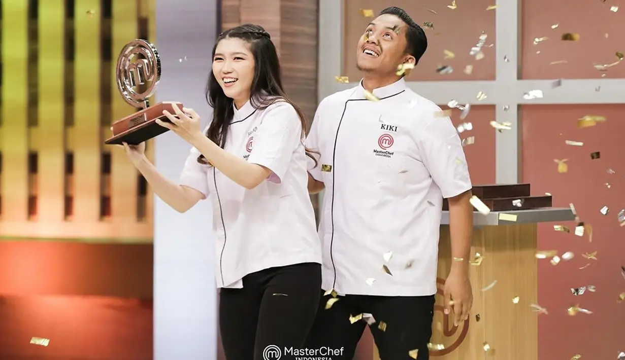 Dikalahkan Belinda, Kiki ungkap jika ia sudah berusaha memberikan yang terbaik. Bahkan Kiki turut bahagia dan bangga atas pencapaian Belinda. Pria asal Medan, Sumatera Utara ini mengakui jika ia memang Belinda luar biasa bisa melaju sampai final dan jadi juara. Berjuang bersama di Galeri MasterChef Indonesia, Belinda dan Kiki tentunya sudah sangat dekat satu sama lainnya. (Liputan6.com/IG/@kiki.mci11)