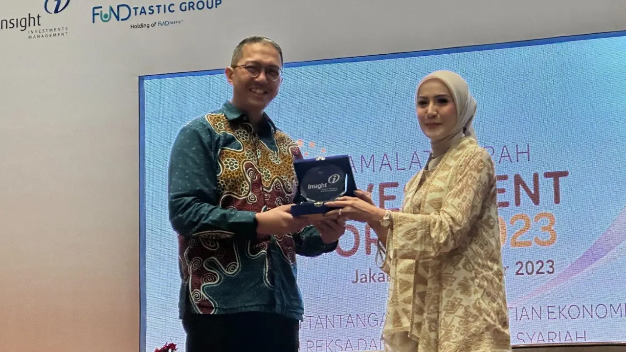 SEVP Retail Banking PT Bank Muamalat Indonesia Tbk Dedy Suryadi Dharmawan bersama Direktur Insight Investments Management Ria Meristika Warganda (Foto:Insight Investments Management)