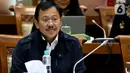 Menteri Kesehatan, Terawan Agus Putranto mengikuti rapat kerja bersama Komisi IX DPR RI di Kompleks Parlemen, Senayan, Jakarta, Senin (3/2/2020). Rapat membahas upaya perlindungan kesehatan Warga Negara Indonesia yang berada di China dan negara lain terkait virus corona. (Liputan6.com/Johan Tallo)