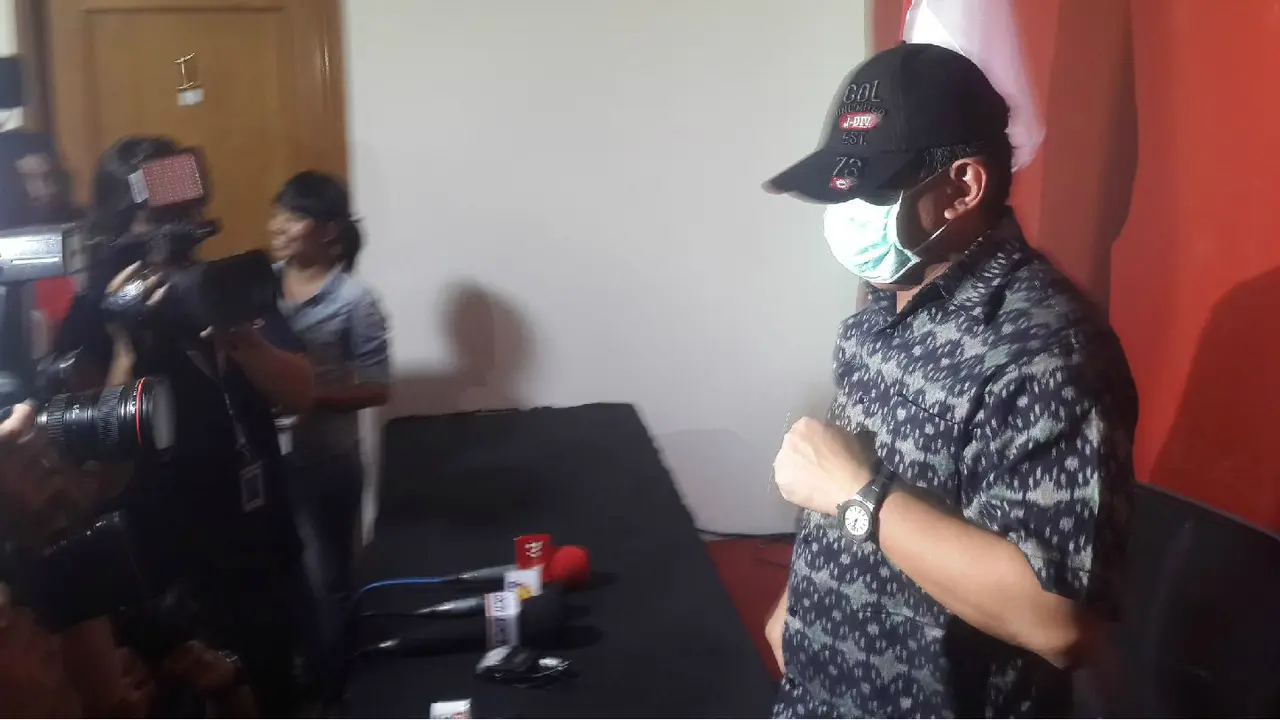 Hasto PDIP mempraktikan gaya Abraham Samad saat bertemu PDIP