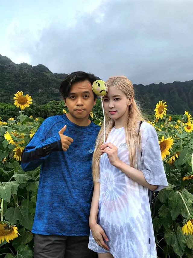 6 Editan Foto Pria Hangout Bareng Rose Blackpink Ini Halu Banget