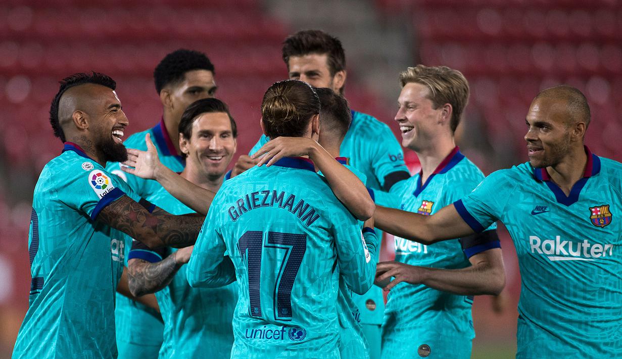 5. Barcelona (kebobolan 0,91 gol per laga) - Selain dikenal dengan catatan dalam mencetak gol, Barcelona juga memiliki statistik bagus dalam hal kebobolan di abad ke-21. Klub asal Spanyol ini memiliki statistik kebobolan 0,91 gol per laga. (AFP/Jaime Reina)