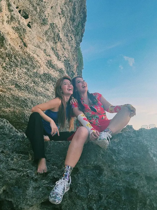 Natalie Zenn dan Irene Librawati