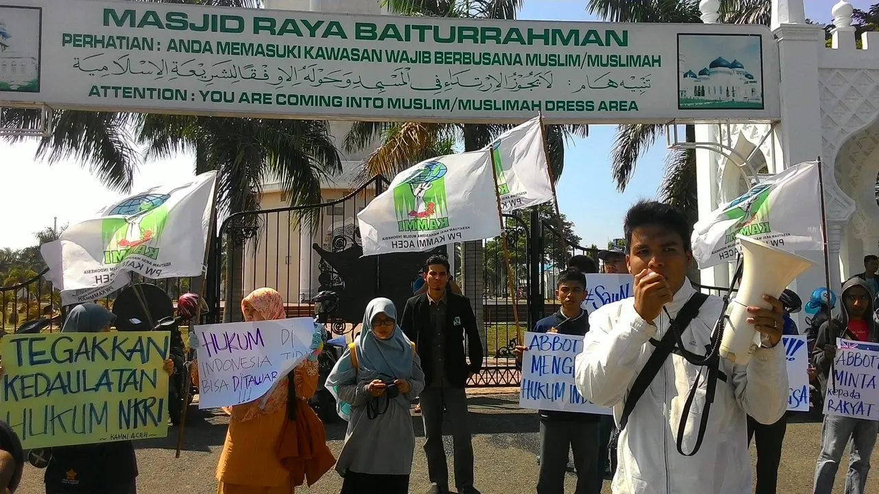 Warga Aceh Terus Kumpulkan Koin untuk Australia di Halaman Masjid
