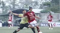 Bali United FC saat melawan Barito Putera FC di laga Tour de Java (Liputan6.com / Dewi Divianta)