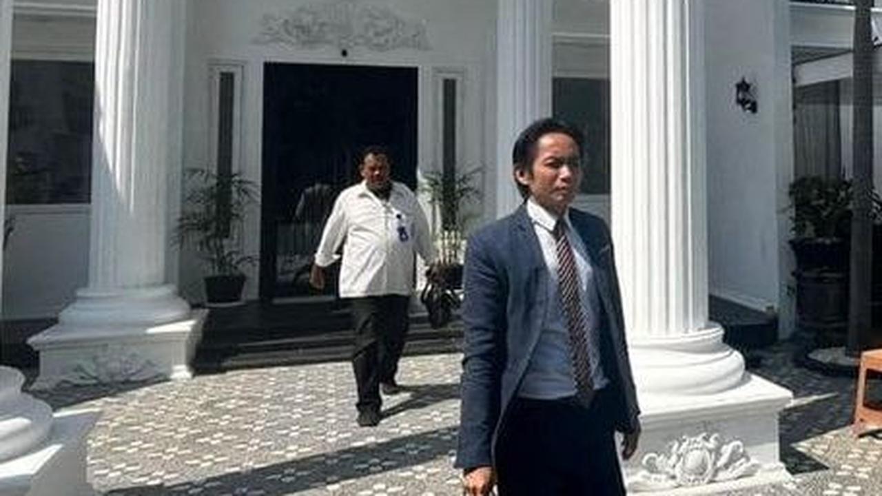 Bangunan megah yang berada di Blok Wisma Jati, Indramayu itu diketahui difungsikan Toni sebagai kantor pribadi.