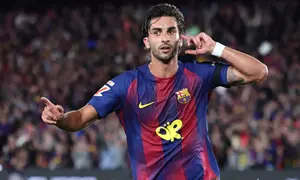 Penyerang asal Spanyol milik Barcelona, ​​Ferran Torres (nomor punggung 7), merayakan gol kedua timnya dalam pertandingan Liga Spanyol antara FC Barcelona dan Real Madrid CF di Stadion Camp Nou, Barcelona, ​​pada 10 Mei 2026. (Josep LAGO/AFP)
