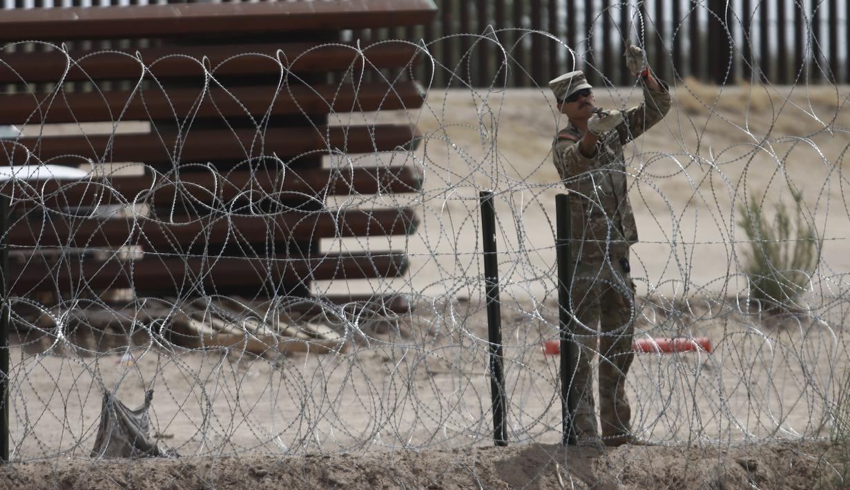 Di lain pihak, Presiden Meksiko Andres Manuel Lopez Obrador mengatakan AS adalah negara berdaulat dan Meksiko menghormati keputusan tersebut. (AP Photo/Christian Chavez)
