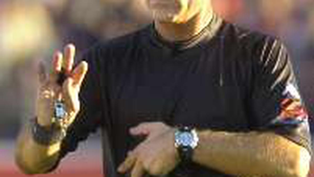 Kehormatan bagi Horacio Elizondo Bola