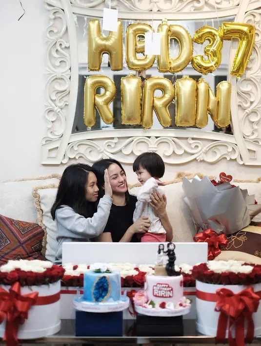 Ririn Ekawati dan Rini Yulianti