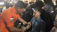 Tangis Keluarga Iringi Penyerahan Tujuh Jenazah Korban Kecelakaan Pesawat ATR 42-500