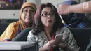 Direktur Jenderal Pengelolaan Limbah, Sampah, dan Bahan Beracun Berbahaya (PSLB3) di Kementerian LHK Rosa Vivien Ratnawati menunggu akan menjalani pemeriksaan oleh penyidik di gedung KPK, Jakarta, Jumat (28/9). (Merdeka.com/Dwi Narwoko)
