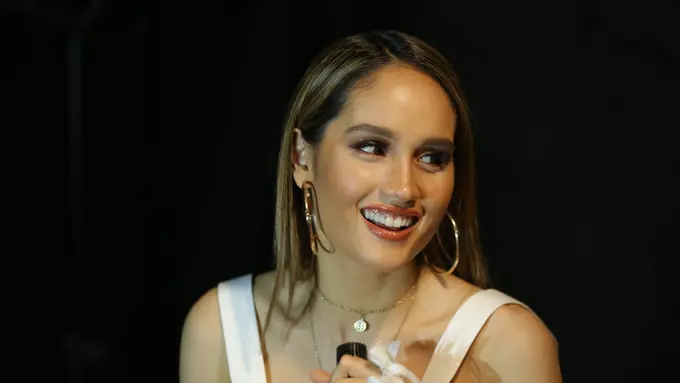 [Fimela] Cinta Laura