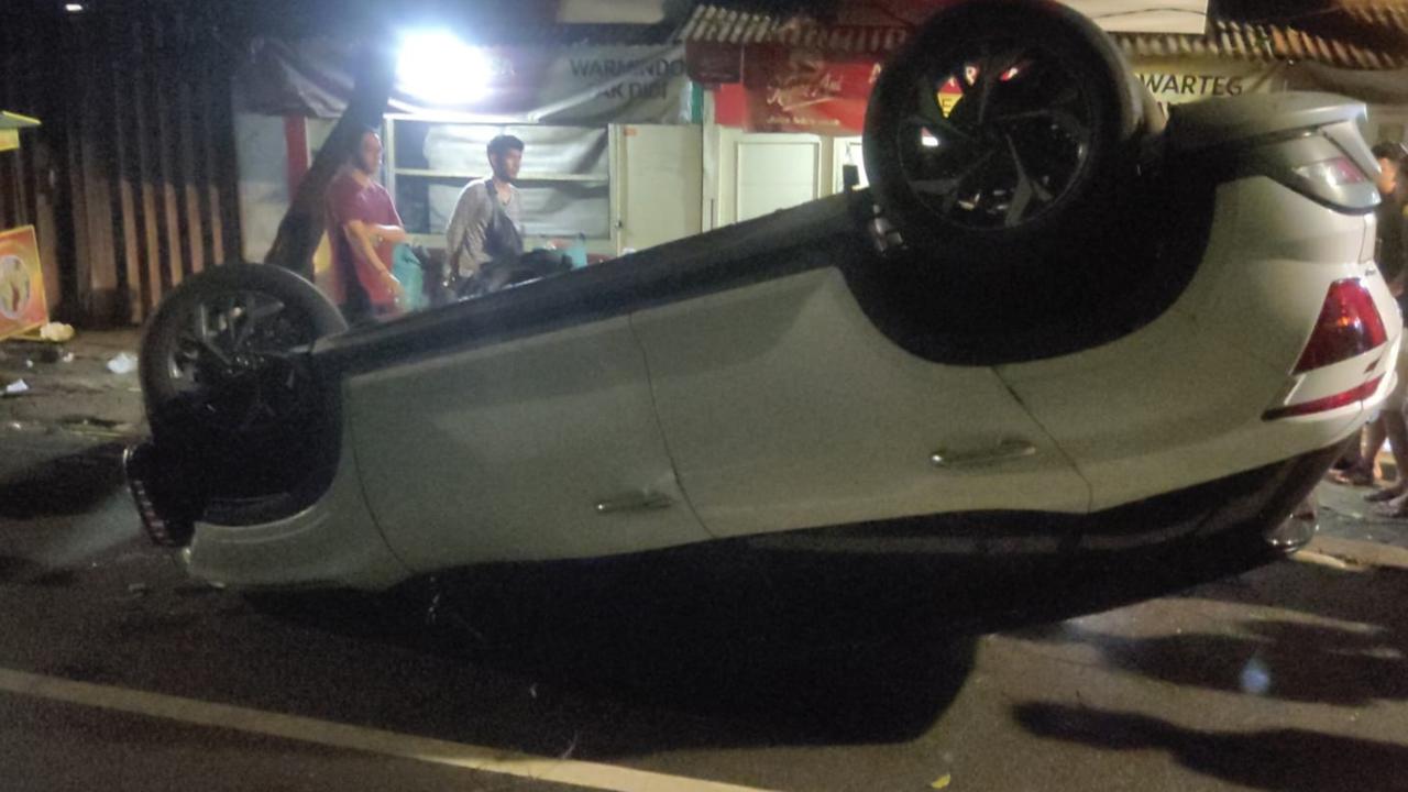 Kronologi Lengkap Kecelakaan Artis FTV Larasati Nugroho hingga Mobil Terbalik