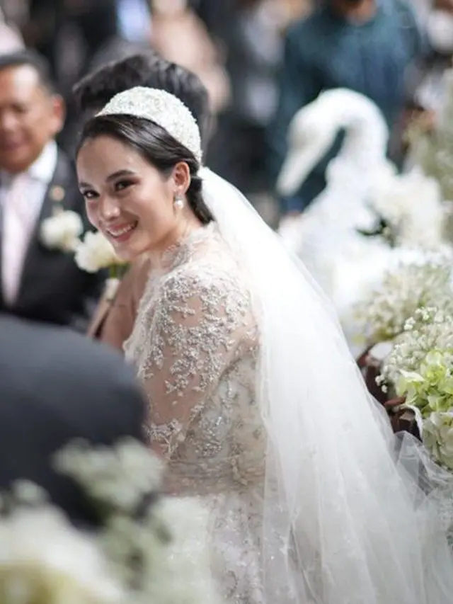 Potret Detail Makeup Chelsea Islan dari Lamaran hingga Menikah, Tuai Pujian