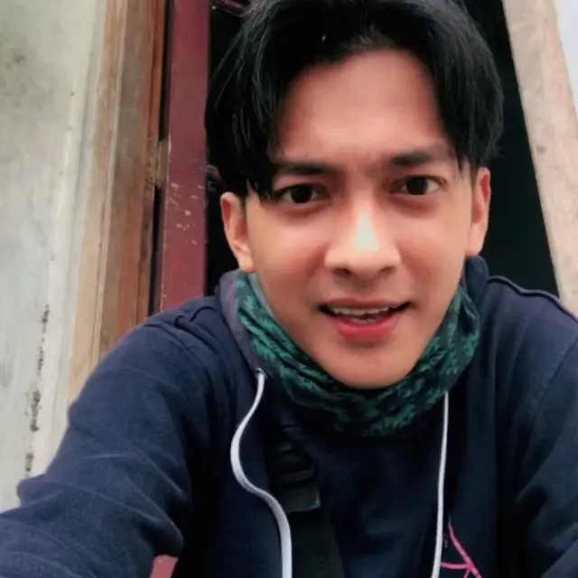 7 Potret Deyeka, Driver Ojek Online yang Disebut Kembaran Ji Chang Wook