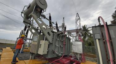 Intip Kerja Gardu Induk Pulau Ngenang di Kepulauan Riau (PLN)