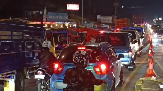 Arus Balik di Sukabumi Minggu Malam Macet 3 Km, Jalan Tol Fungsional Jadi Penyelamat