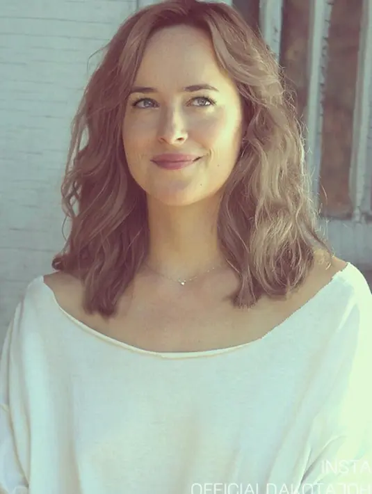 Beberapa waktu lalu Kristen Stewart dan sejumlah artis cantik Hollywood menjadi korban hacker yang mengakibatkan koleksi foto-foto pribadinya diretas oleh seorang hacker. Salah satunya adalah si cantik Dakota. (Instagram/officialdakotajohnson)