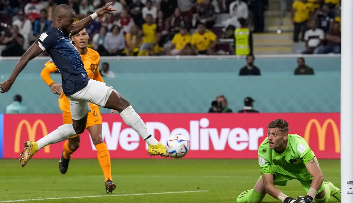 Berkat gol tersebut, kini Enner Valencia menjadi top skor sementara Piala Dunia 2022 dengan torehan 3 gol. (AP Photo/Natacha Pisarenko)