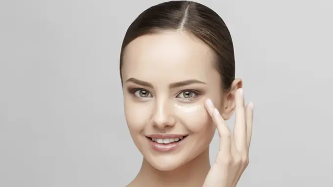 Pakai Serum Wajah Itu Ternyata Penting!