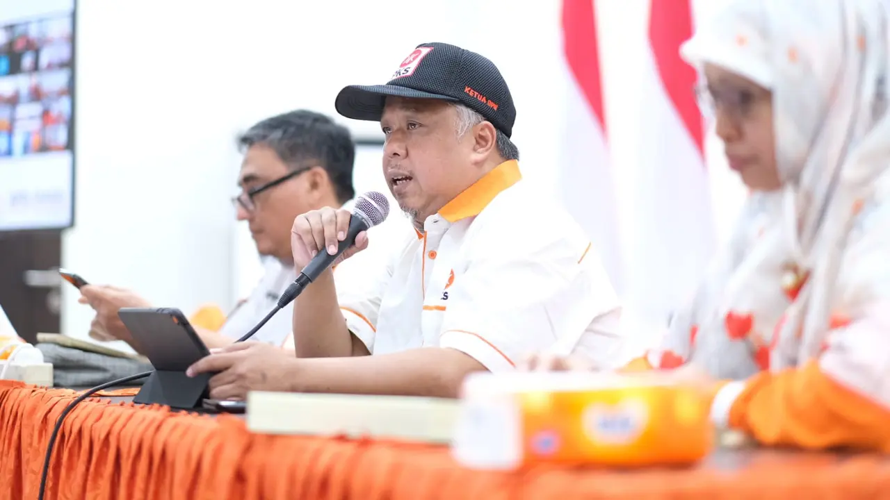 Ketua PKS Jatim, Irwan Setiawan memberi arahan pada Apel Siaga Penggerak RKI se-Jawa Timur. (Istimewa).