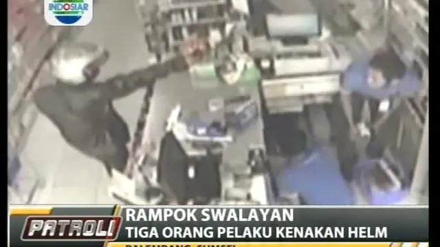 Rampok Swalayan, Tiga Orang Pelaku Kenakan Helm