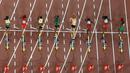  Sejumlah Atlet lari putri bersaing di 100 meter selama IAAF World Championships di Stadion Nasional di Beijing, Cina (26/8/2015). (REUTERS/Pawel Kopczynski)