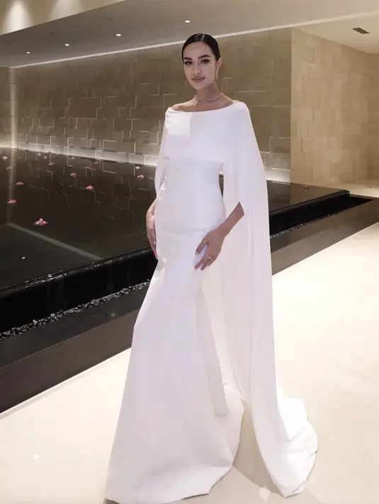 Sebelum menjajaki ajang kecantikan, Suchata lebih dulu berkarier sebagai model remaja. Baru kemudian pada 2021 ia mengikuti kontes kecantikan pertamanya, Miss Rattanakosin, namun ia mengalami kekalahan. [Foto: Instagram/ @suchaaata]