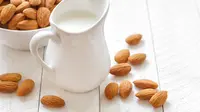 Susu almond, alternatif pilihan susu sehat untuk Anda. (Foto:www.newurbanfarms.com)