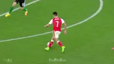 Arsenal meraih tiket semifinal Piala FA musim 2016-2017 setelah melumat Lincoln City lima gol tanpa balas. This video presented by BallBall.