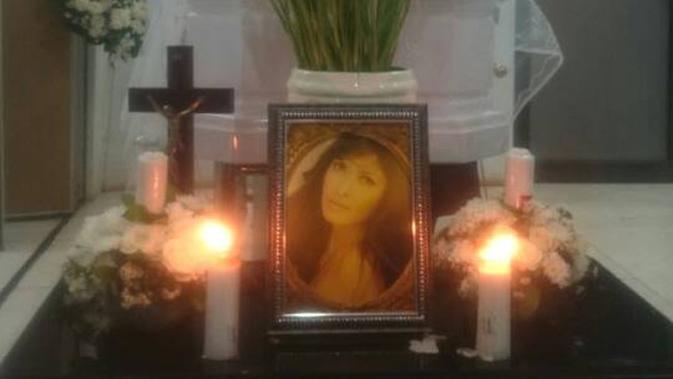 Kisruh Soal Prosesi Pemakaman Jenazah Yana Zein - Celeb 