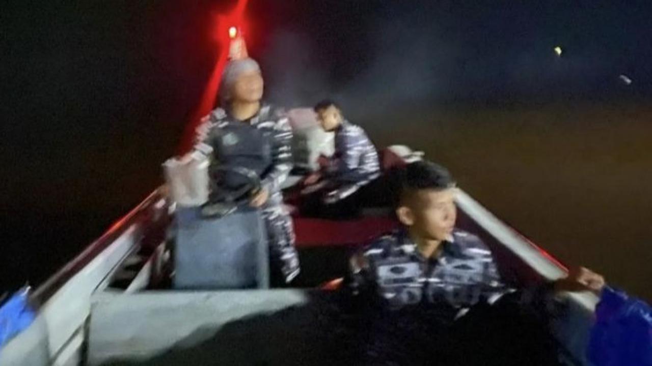 Detik-Detik TNI Sergap Penyelundupan 17 WNI dan 24 Warga Bangladesh ke Malaysia