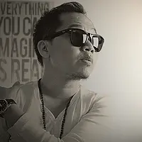 Sandhy Sandoro berharap agar musik Indonesia semakin bagus karena orang-orangnya juga antusias tentang musik. Sehingga tak akan kalah dari Amerika mau pun Inggris, Indonesia cukup bagus perkembangan musiknya. (Nurwahyunan/Bintang.com)