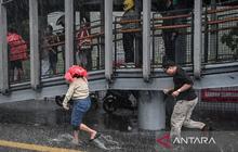 BMKG: Prakiraan Cuaca Jakarta Minggu Siang, Hujan Ringan Guyur Hampir Seluruh Wilayah