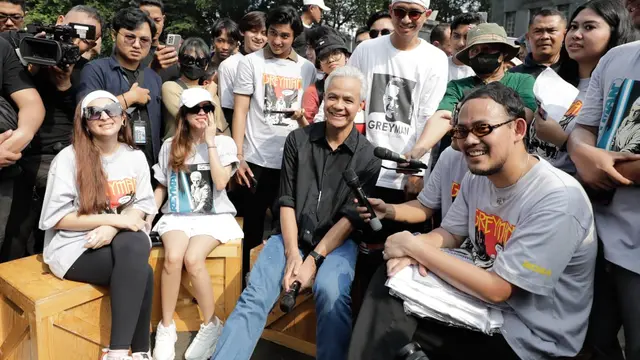 Arbani Yasiz dan beberapa influnecer berdialog dengan Ganjar Pranowo.