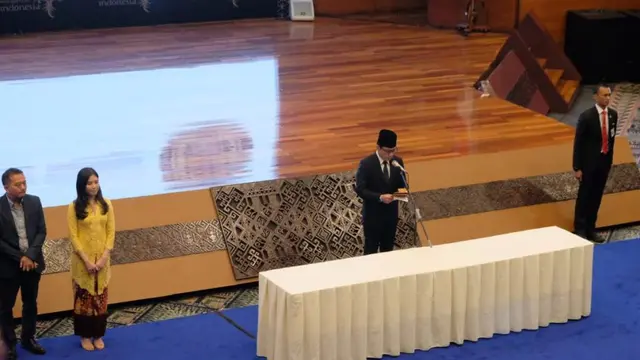 Pelantikan Pejabat Kemenparekraf di Malam Hari, 5 Februari 2020